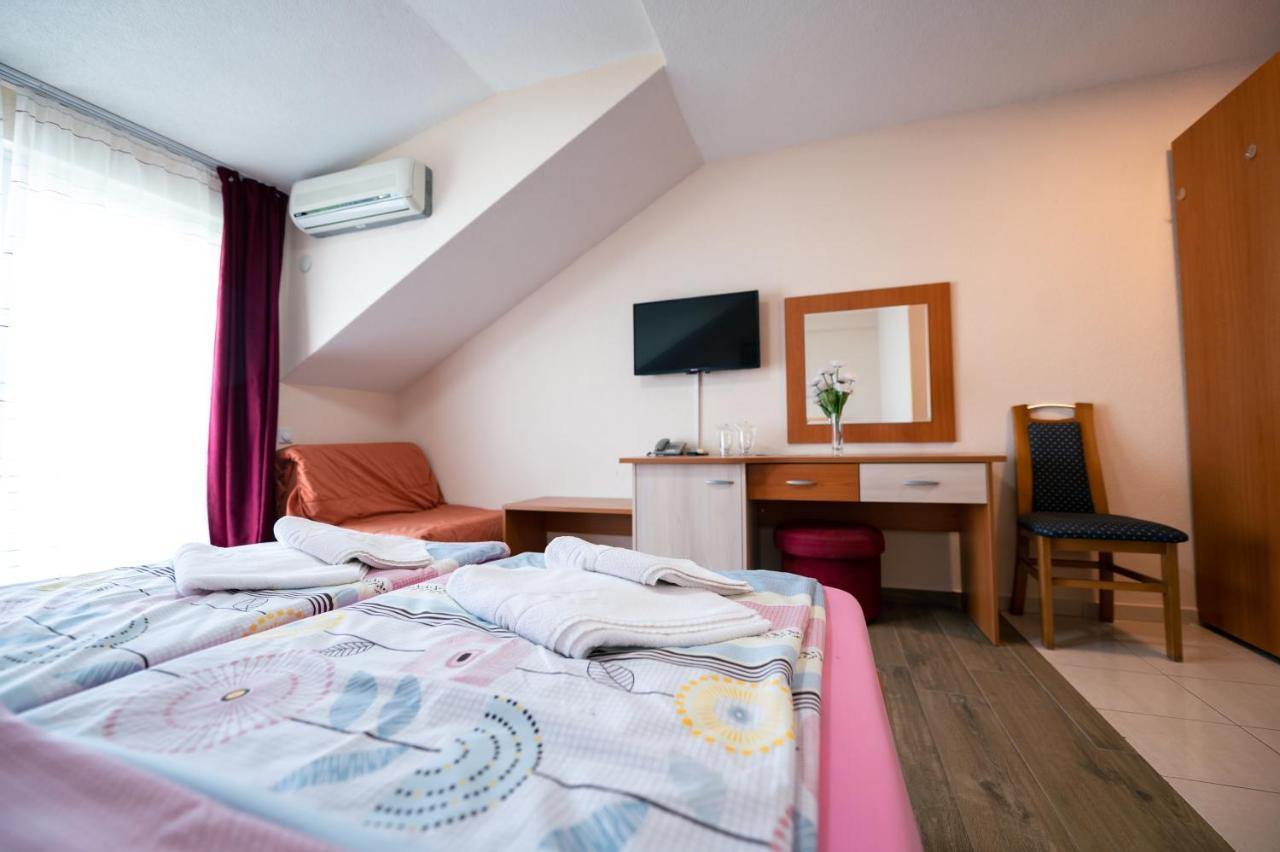 أوهغيد Hotel Holiday-M المظهر الخارجي الصورة