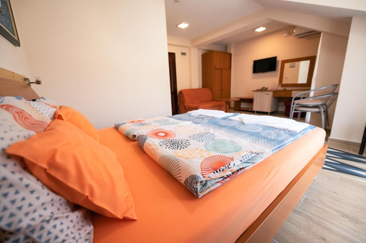 أوهغيد Hotel Holiday-M المظهر الخارجي الصورة
