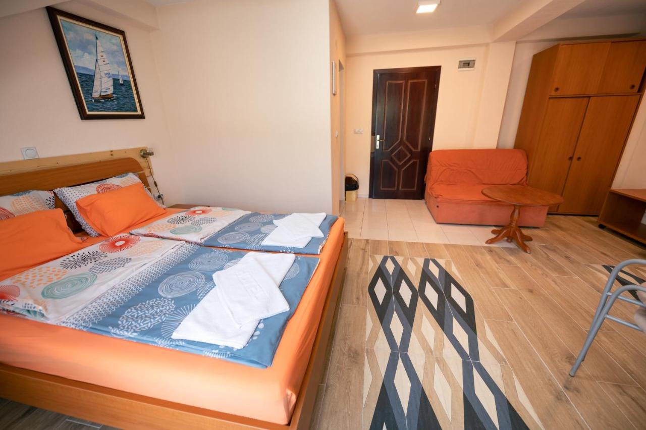 أوهغيد Hotel Holiday-M المظهر الخارجي الصورة